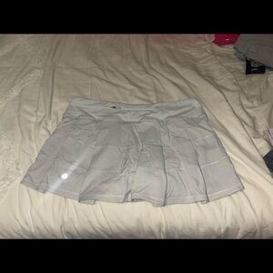 Lululemon pace rival midrise skirt